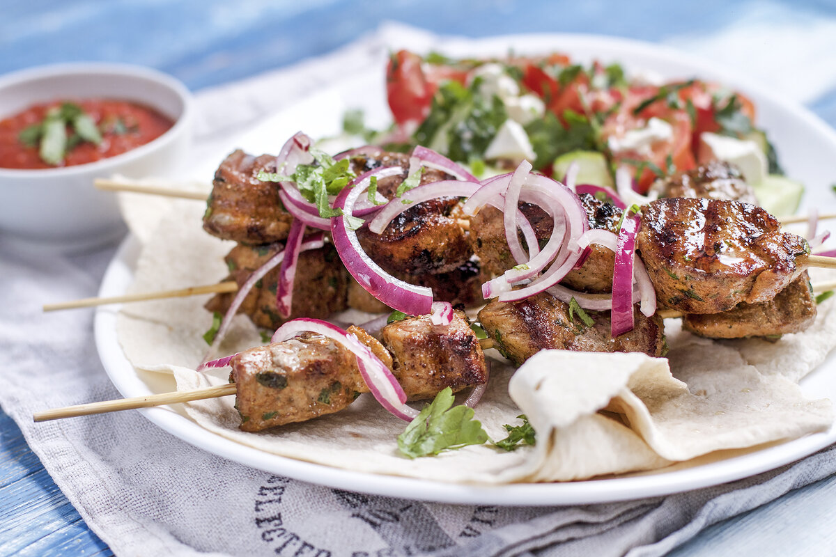 Шашлык из свинины с домашней аджикой — Простой рецепт для вашего стола