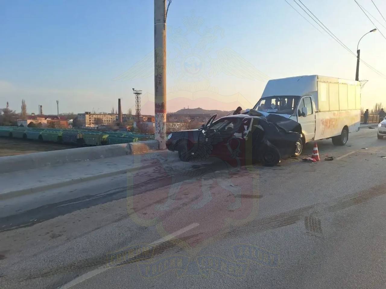 Пассажир легковушки погиб в ДТП с маршруткой в Керчи Пассажир легковушки погиб в ДТП с маршруткой в Керчи