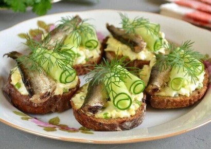 Праздничные бутерброды со шпротами, которые удивят гостей