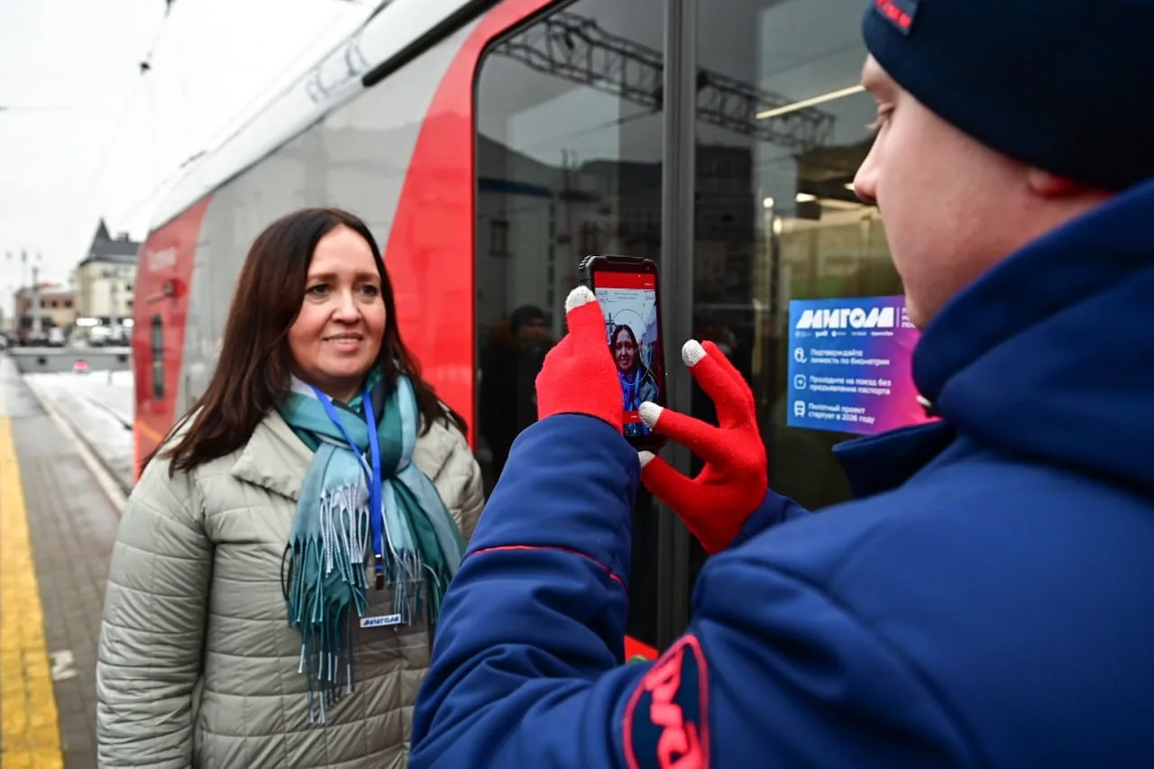 Посадка пассажиров в «Ласточки» Иваново – Москва – теперь и по биометрии