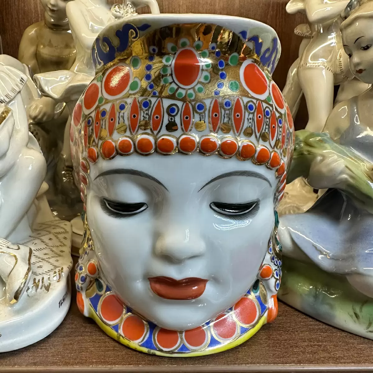 Очарование востока в советском фарфоре: кружка «Молоко» как произведение искусства