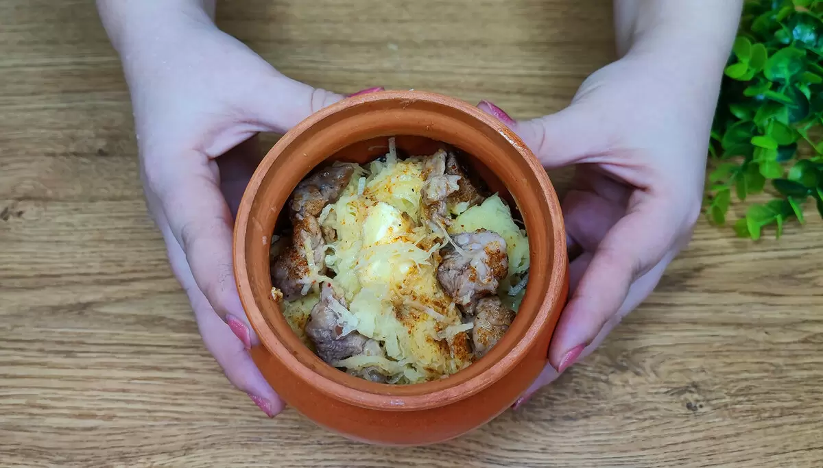 Пробуйте картофельную бабку: сытное и ароматное блюдо для всей семьи