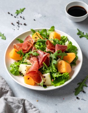 Хамон: почему этот деликатес вызывает споры?