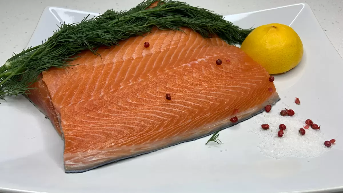 Гравлакс: как самостоятельно засолить лосось с укропом и лимоном