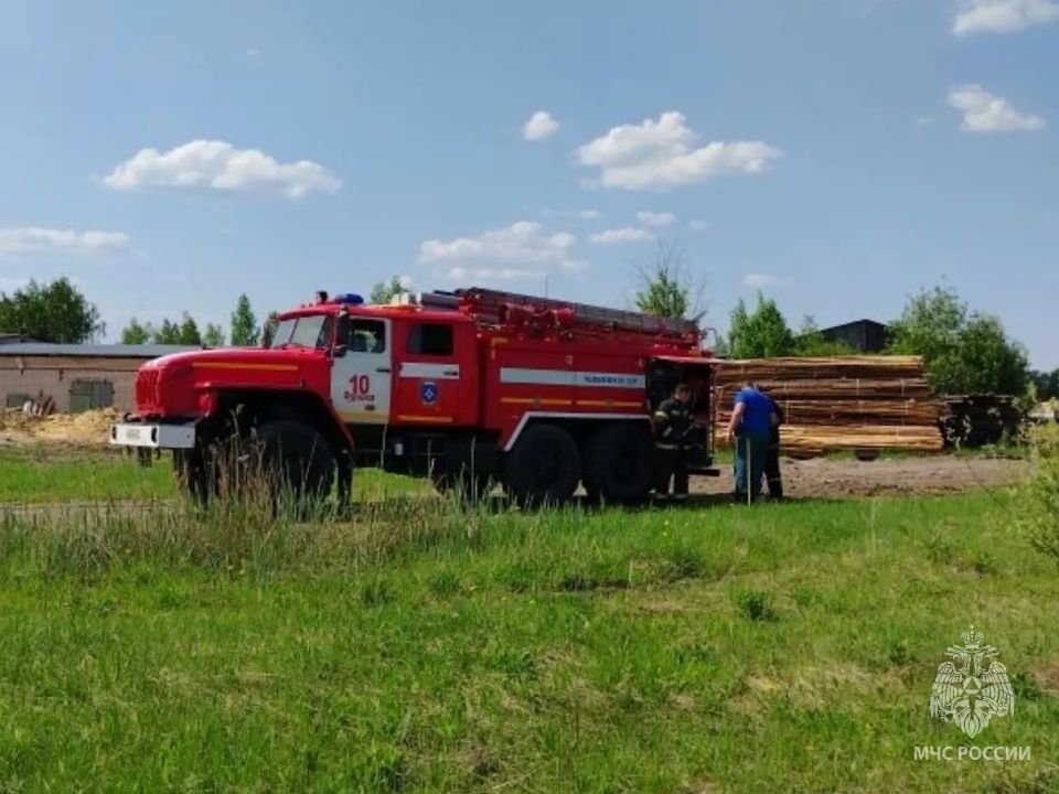 За минувшие сутки пожарно- спасательные подразделения: За минувшие сутки пожарно- спасательные подразделения: