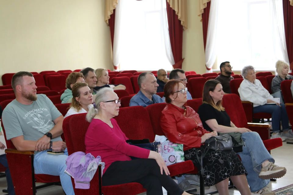 Заместитель руководителя СУ СК России по Ивановской области провел личный прием участников долевого строительства Заместитель руководителя СУ СК России по Ивановской области провел личный прием участников долевого строительства