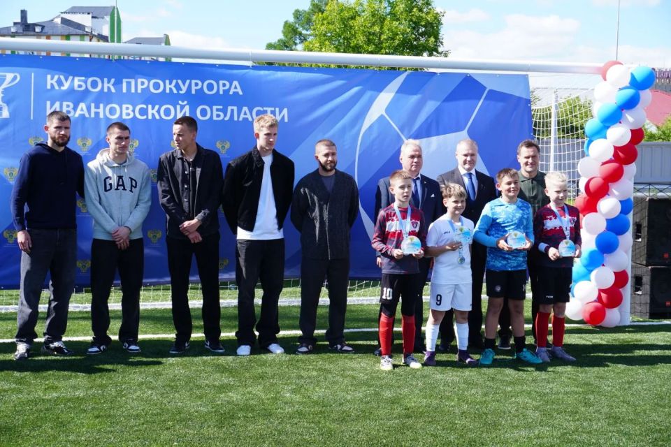В Родниках завершился турнир по мини-футболу на призы прокурора Ивановской области В Родниках завершился турнир по мини-футболу на призы прокурора Ивановской области