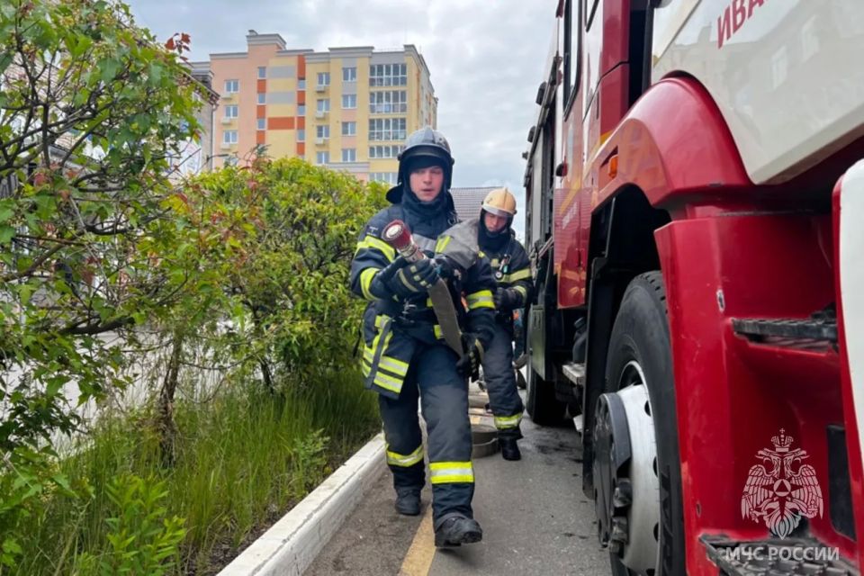 #БудниМЧС. Пожарно-тактическое занятие прошло на территории Управления ГИБДД УМВД России по Ивановской области Огнеборцы оперативно прибыли на объект и отработали действия по ликвидации условного пожара #БудниМЧС. Пожарно-тактическое занятие прошло на территории Управления ГИБДД УМВД России по Ивановской области Огнеборцы оперативно прибыли на объект и отработали действия по ликвидации условного пожара