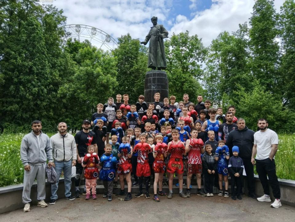 Открытая тренировка по тайскому боксу прошла в Иванове на набережной Уводи
