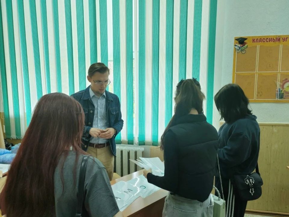 Избиркомы Ивановской области провели на площадке Гимназии № 32 избирательный квест для воспитанников летнего лагеря «Вектор» Избиркомы Ивановской области провели на площадке Гимназии № 32 избирательный квест для воспитанников летнего лагеря «Вектор»