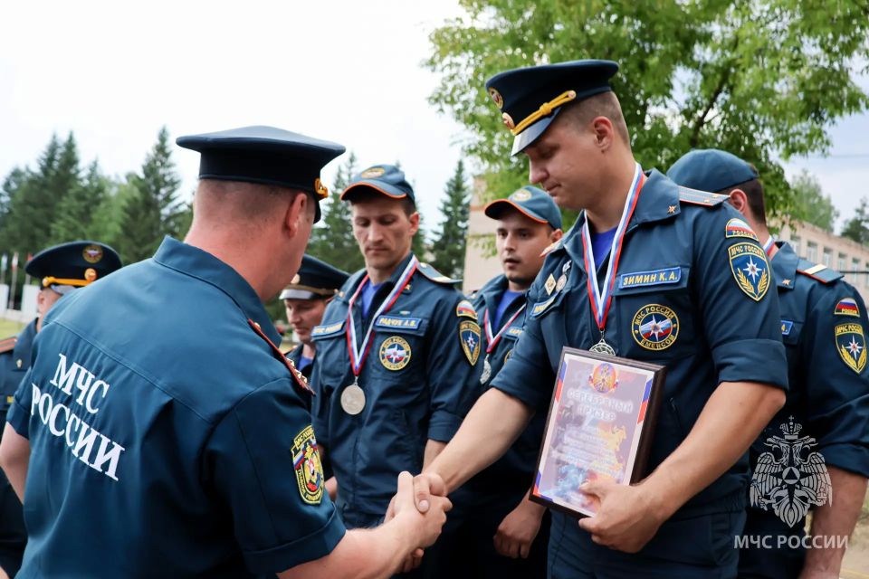 В Иванове определили лучшее звено газодымозащитной службы ЦФО В Иванове определили лучшее звено газодымозащитной службы ЦФО