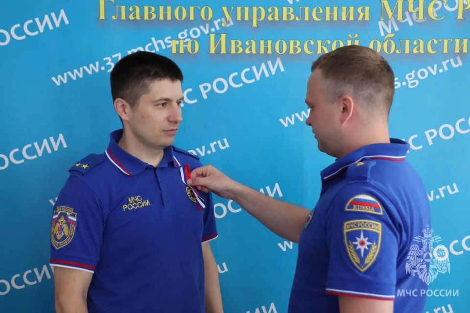 Представители Молодежного совета приняли участие в акции «Российский триколор» Представители Молодежного совета приняли участие в акции «Российский триколор»
