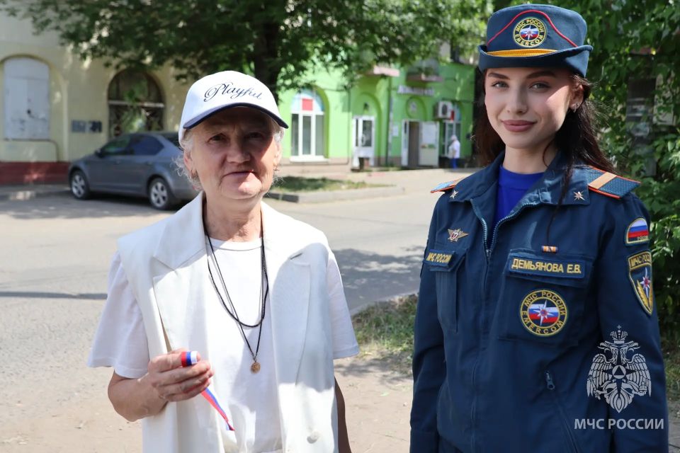 Представители Молодежного совета приняли участие в акции «Российский триколор» Представители Молодежного совета приняли участие в акции «Российский триколор»