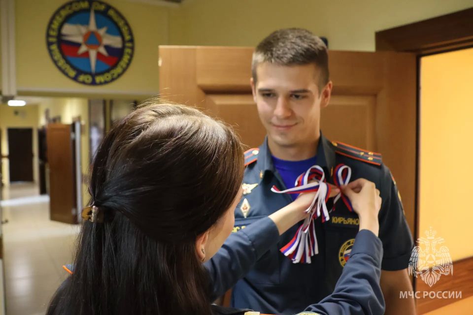 Представители Молодежного совета приняли участие в акции «Российский триколор» Представители Молодежного совета приняли участие в акции «Российский триколор»