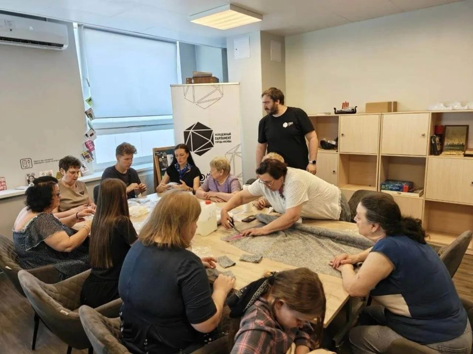 Мастер-класс по созданию сухого армейского душа прошёл в Москве Мастер-класс по созданию сухого армейского душа прошёл в Москве