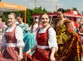 Ивановские невесты в ситцевых платьях покорили сердца на параде регионов на ВДНХ