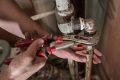 Массированные проблемы сантехники в старых домах: как избежать беды?