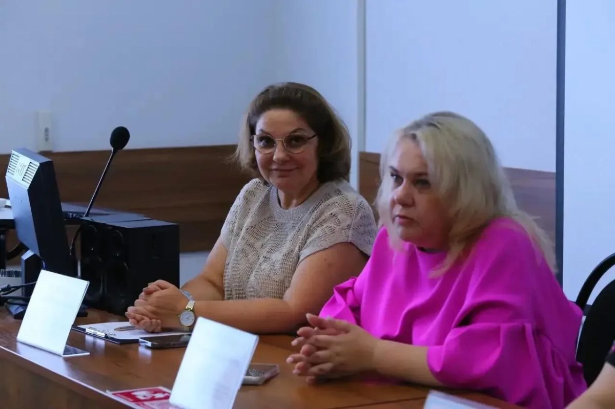 В Ивановском медколледже прошла рабочая встреча руководителей кадровых служб медучреждений области В Ивановском медколледже прошла рабочая встреча руководителей кадровых служб медучреждений области