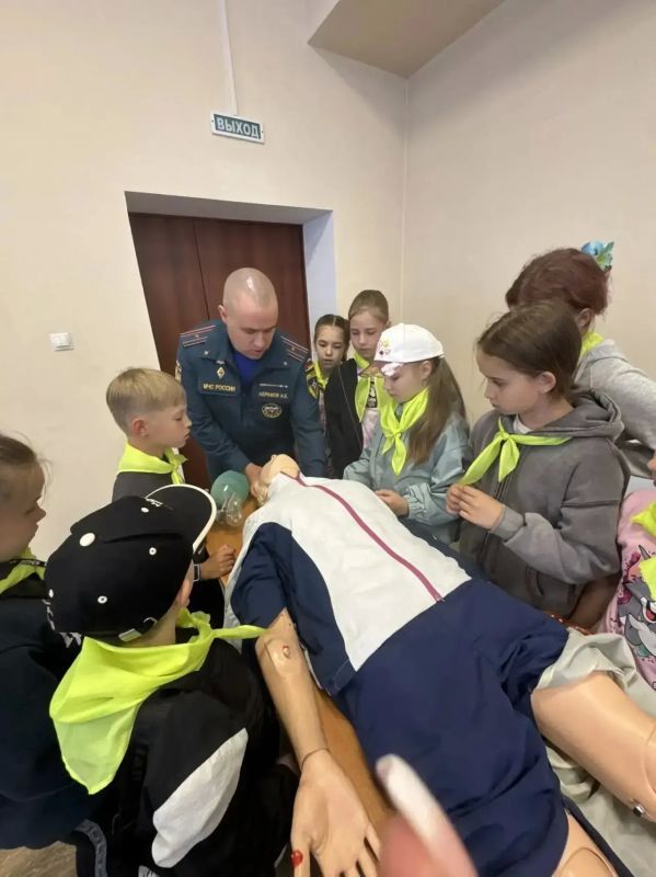 В специализированной пожарно-спасательной части города Иваново прошла познавательная экскурсия для воспитанников детского центра «Супер детки» В специализированной пожарно-спасательной части города Иваново прошла познавательная экскурсия для воспитанников детского центра «Супер детки»