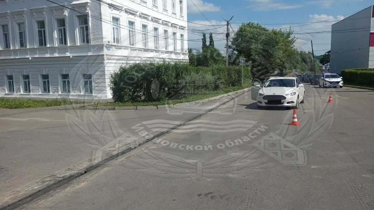 Вчера в 09-05 в Родниках на улице Советская 42-летний водитель автомобиля «Форд Мондео» совершил наезд на движущегося во встречном направлении 15-летнего велосипедиста, который с травмами доставлен в больницу Вчера в 09-05 в Родниках на улице Советская 42-летний водитель автомобиля «Форд Мондео» совершил наезд на движущегося во встречном направлении 15-летнего велосипедиста, который с травмами доставлен в больницу