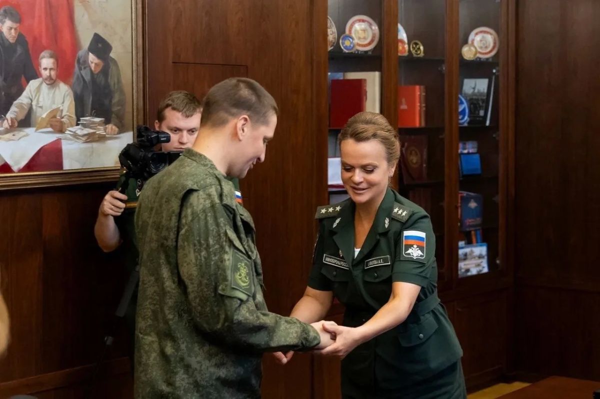 Анна Цивилева: Провела личный прием граждан в Общественной приемной Министра обороны РФ. Встреча прошла с военнослужащими – участниками специальной военной операции, которые получили тяжелые ранения, но решили продолжить... Анна Цивилева: Провела личный прием граждан в Общественной приемной Министра обороны РФ. Встреча прошла с военнослужащими – участниками специальной военной операции, которые получили тяжелые ранения, но решили продолжить...