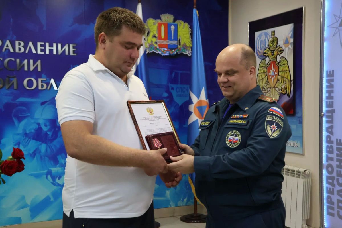 Герои нашего времени. В современном мире, где каждая секунда может стоить человеческой жизни, особое значение приобретает готовность прийти на помощь вне зависимости от профессии и должностных обязанностей Герои нашего времени. В современном мире, где каждая секунда может стоить человеческой жизни, особое значение приобретает готовность прийти на помощь вне зависимости от профессии и должностных обязанностей