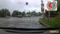 Момент ДТП произошедшего 21 августа в областном центре в 09-00 на регулируемом перекрестке улиц Ташкентская и Станкостроителей попал на запись видеорегистратора