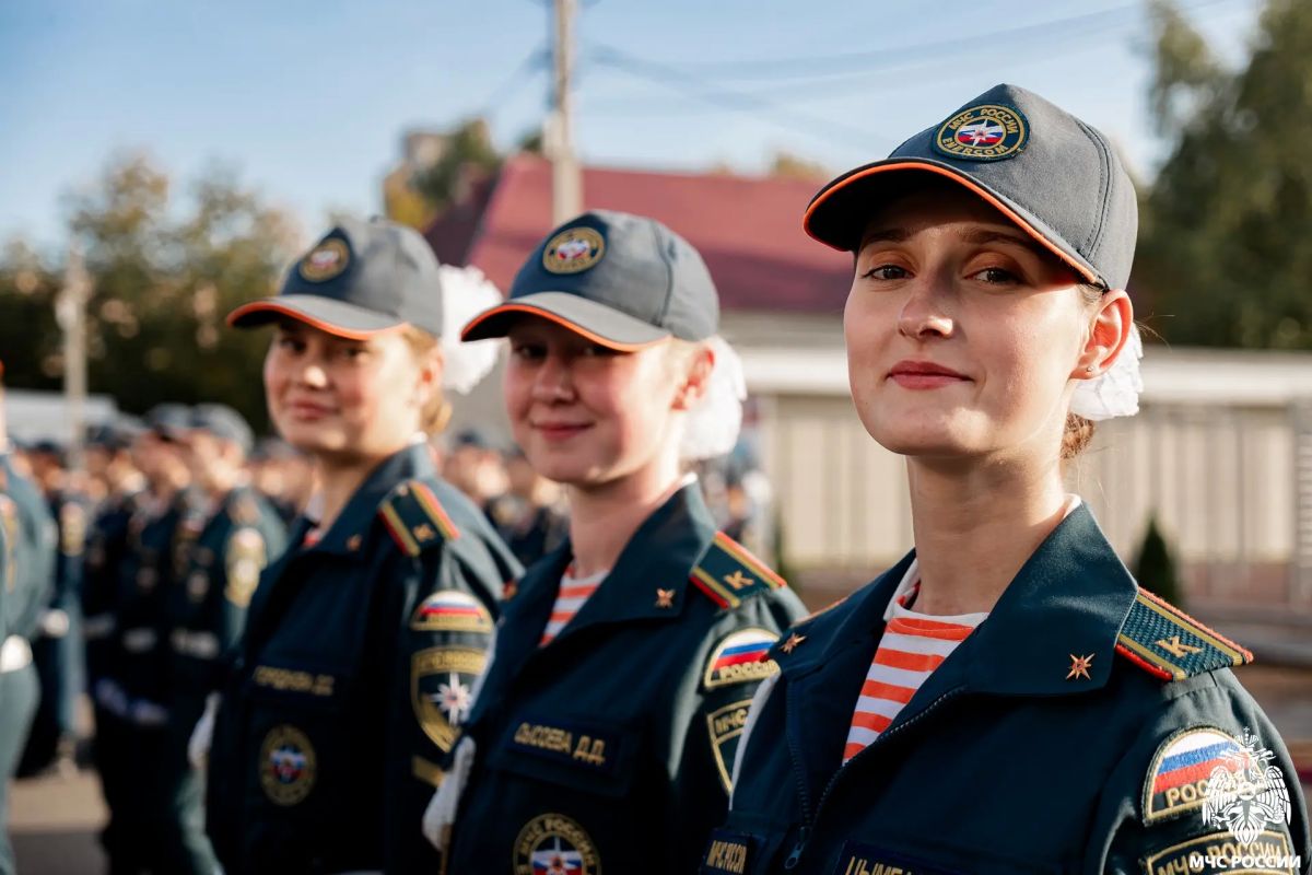 Курсанты первого курса Ивановской пожарно-спасательной академии ГПС МЧС России приняли присягу, смотри фоторепортаж Курсанты первого курса Ивановской пожарно-спасательной академии ГПС МЧС России приняли присягу, смотри фоторепортаж