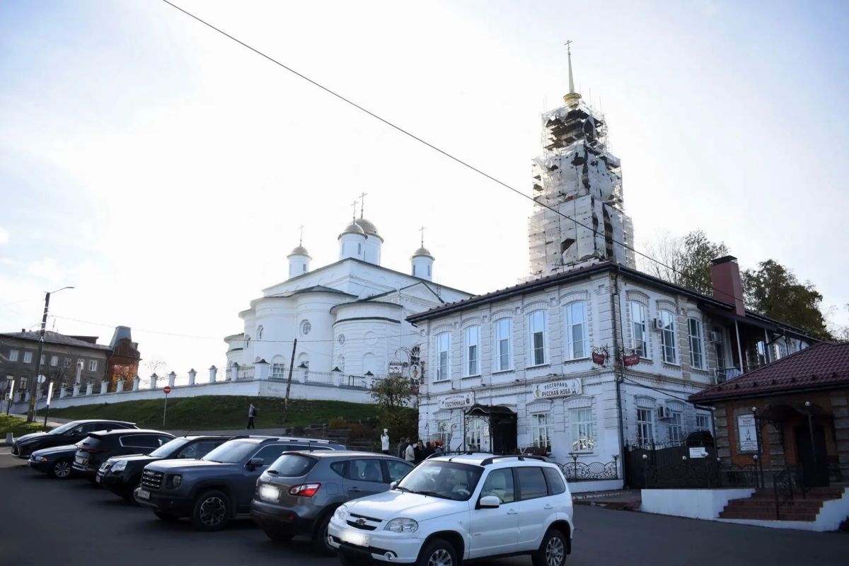 Над Кинешмой воссиял позолоченный крест Над Кинешмой воссиял позолоченный крест