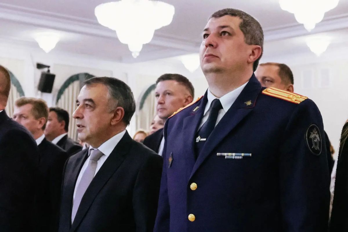 Руководитель СУ СК России по Ивановской области поздравил Ивановский филиал РАНХиГС с 35-летием со дня основания Руководитель СУ СК России по Ивановской области поздравил Ивановский филиал РАНХиГС с 35-летием со дня основания