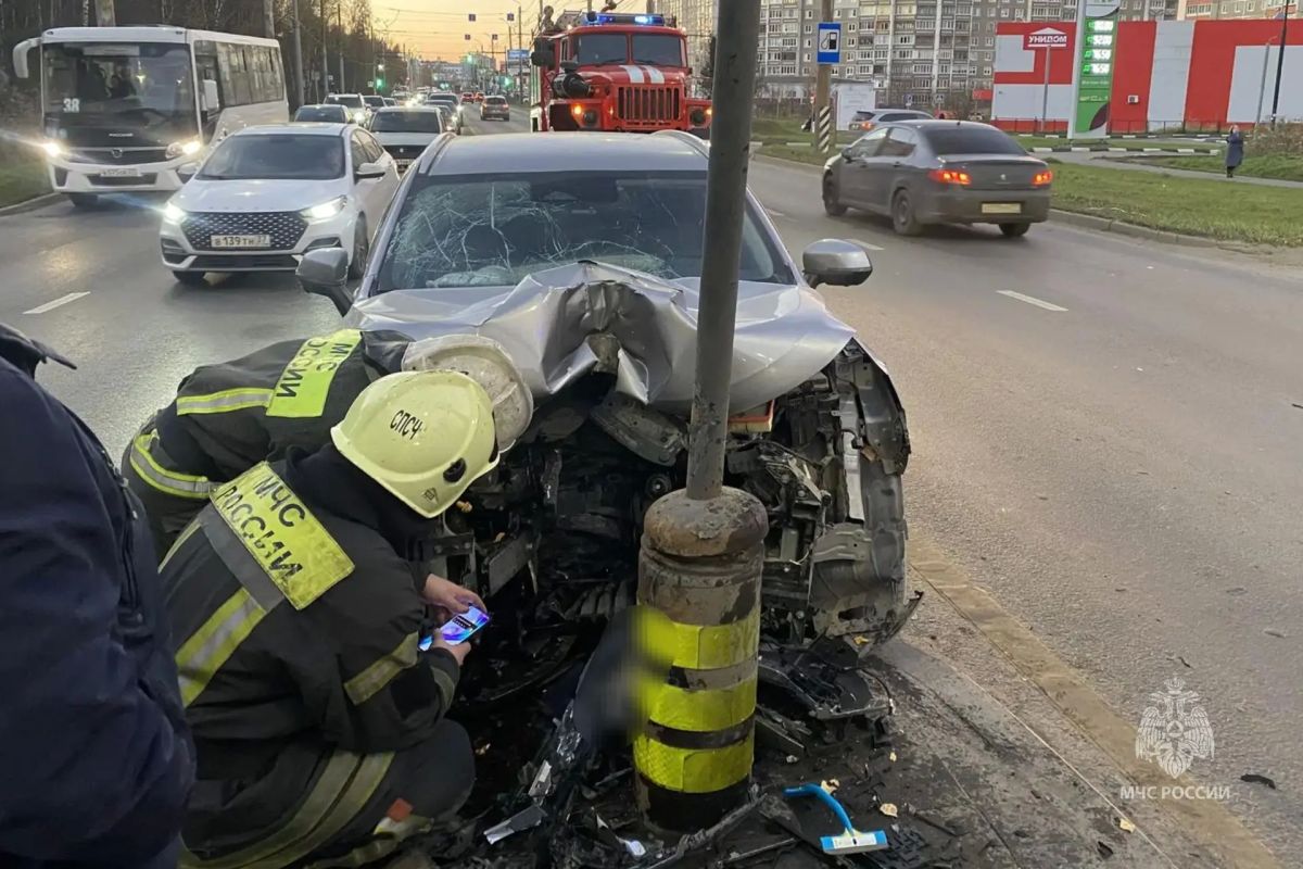 ДТП. В 17:03 поступило сообщение о дорожно- транспортном происшествии по адресу: г. Иваново, Кохомское шоссе ДТП. В 17:03 поступило сообщение о дорожно- транспортном происшествии по адресу: г. Иваново, Кохомское шоссе